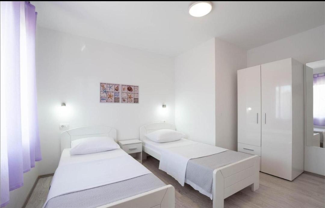 Apartment Nina Podstrana Buitenkant foto