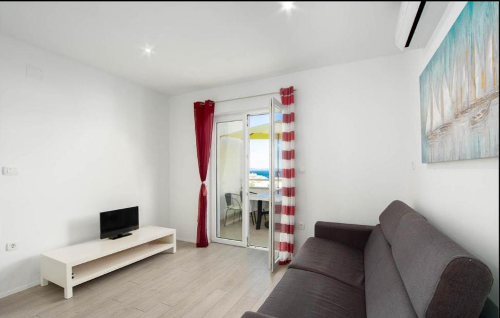 Apartment Nina Podstrana Buitenkant foto
