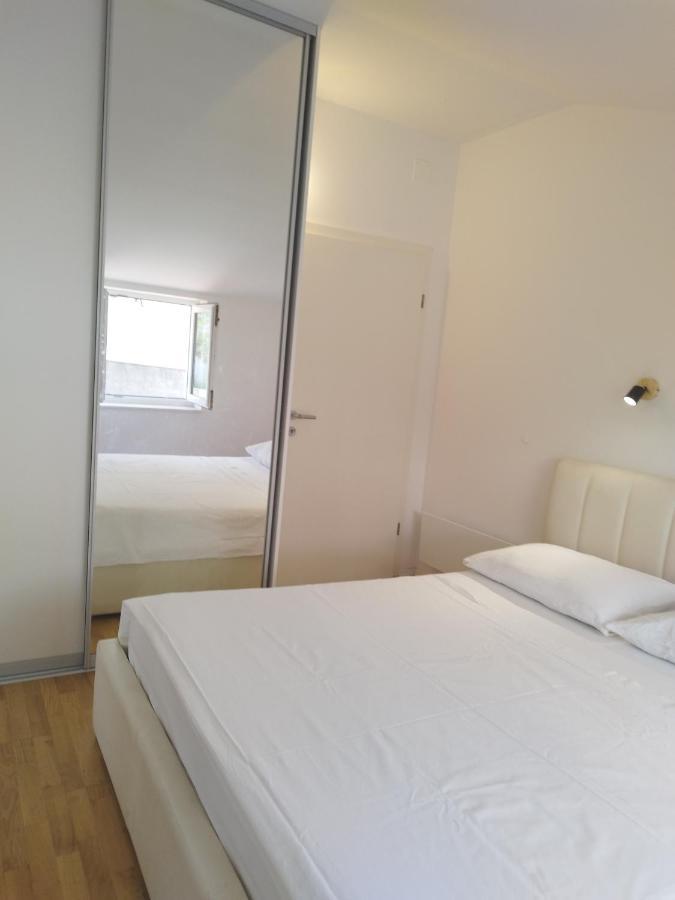 Apartment Nina Podstrana Buitenkant foto