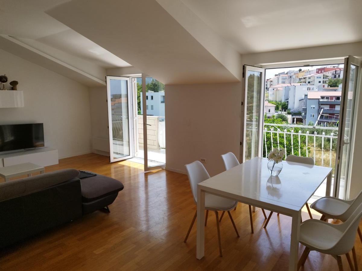 Apartment Nina Podstrana Buitenkant foto