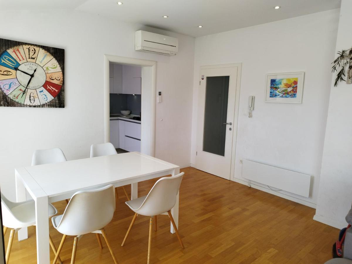 Apartment Nina Podstrana Buitenkant foto