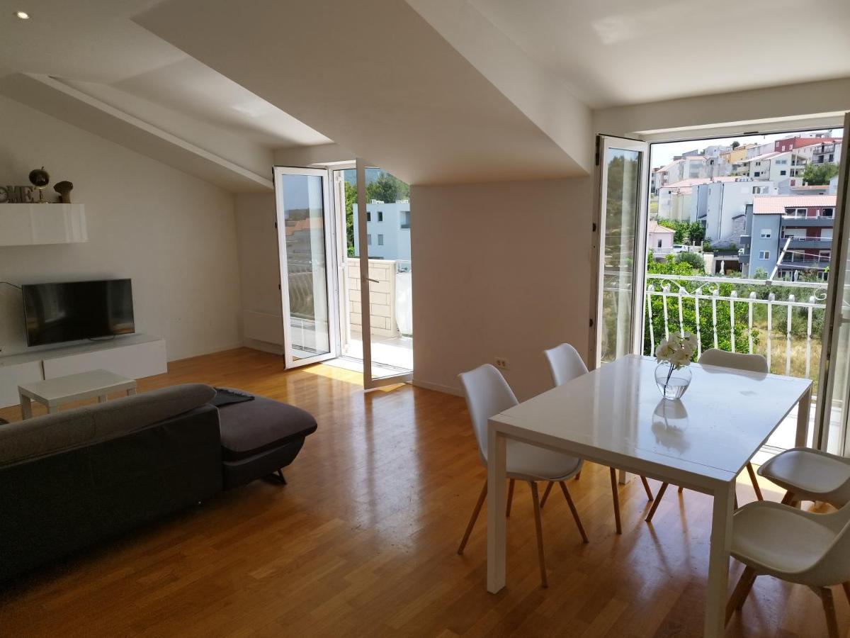 Apartment Nina Podstrana Buitenkant foto